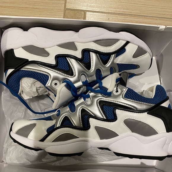 🆕 SANDRO Sneakers - Picture 4 of 7